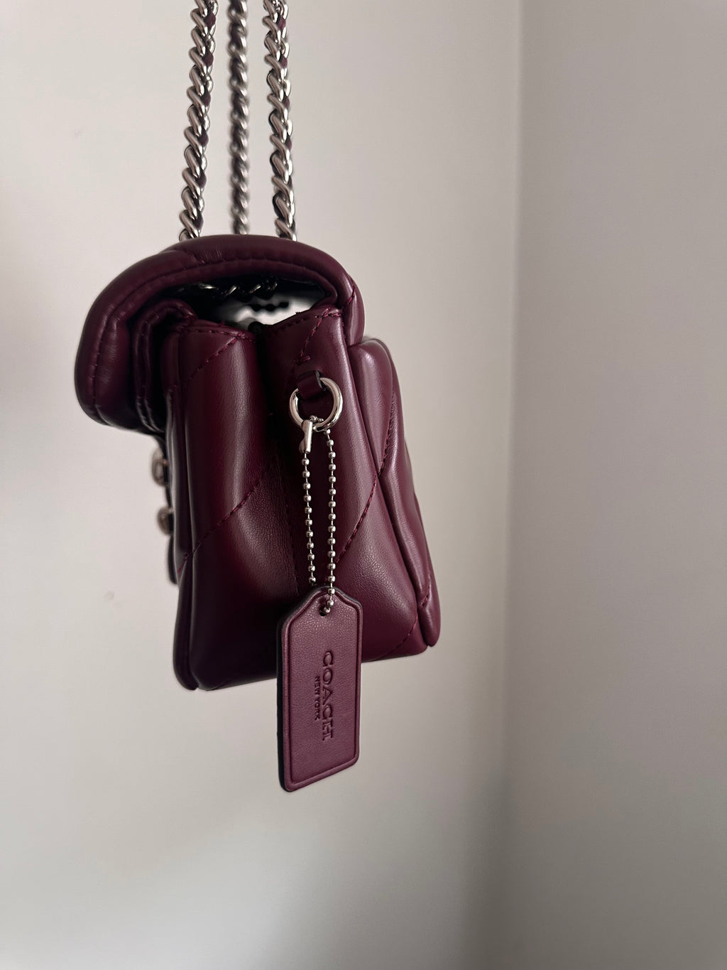 Burgundy leather Tabby 26 Charmed bag