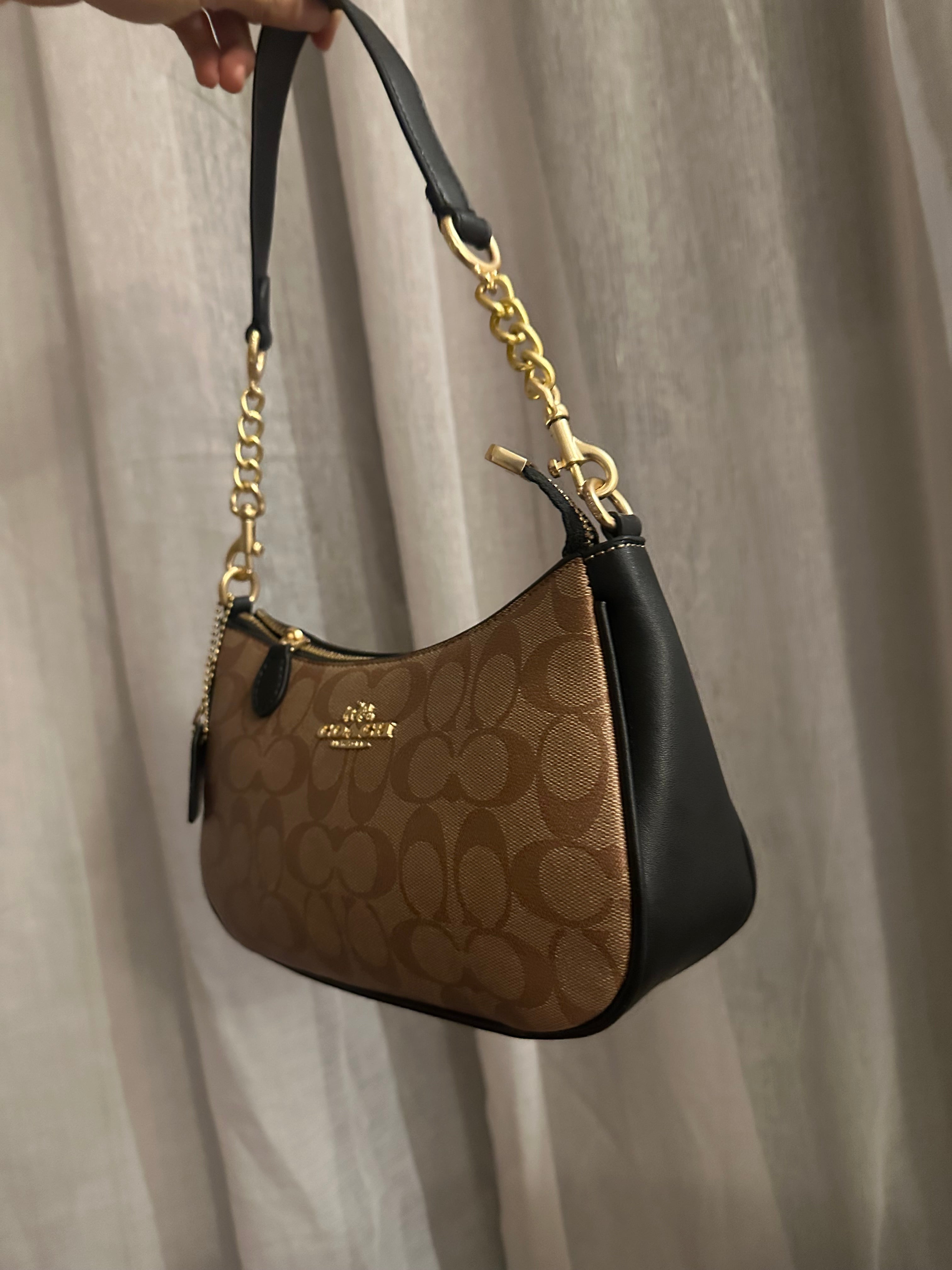 Signature Canvas Chain Shoulder Bag – Tan & Black