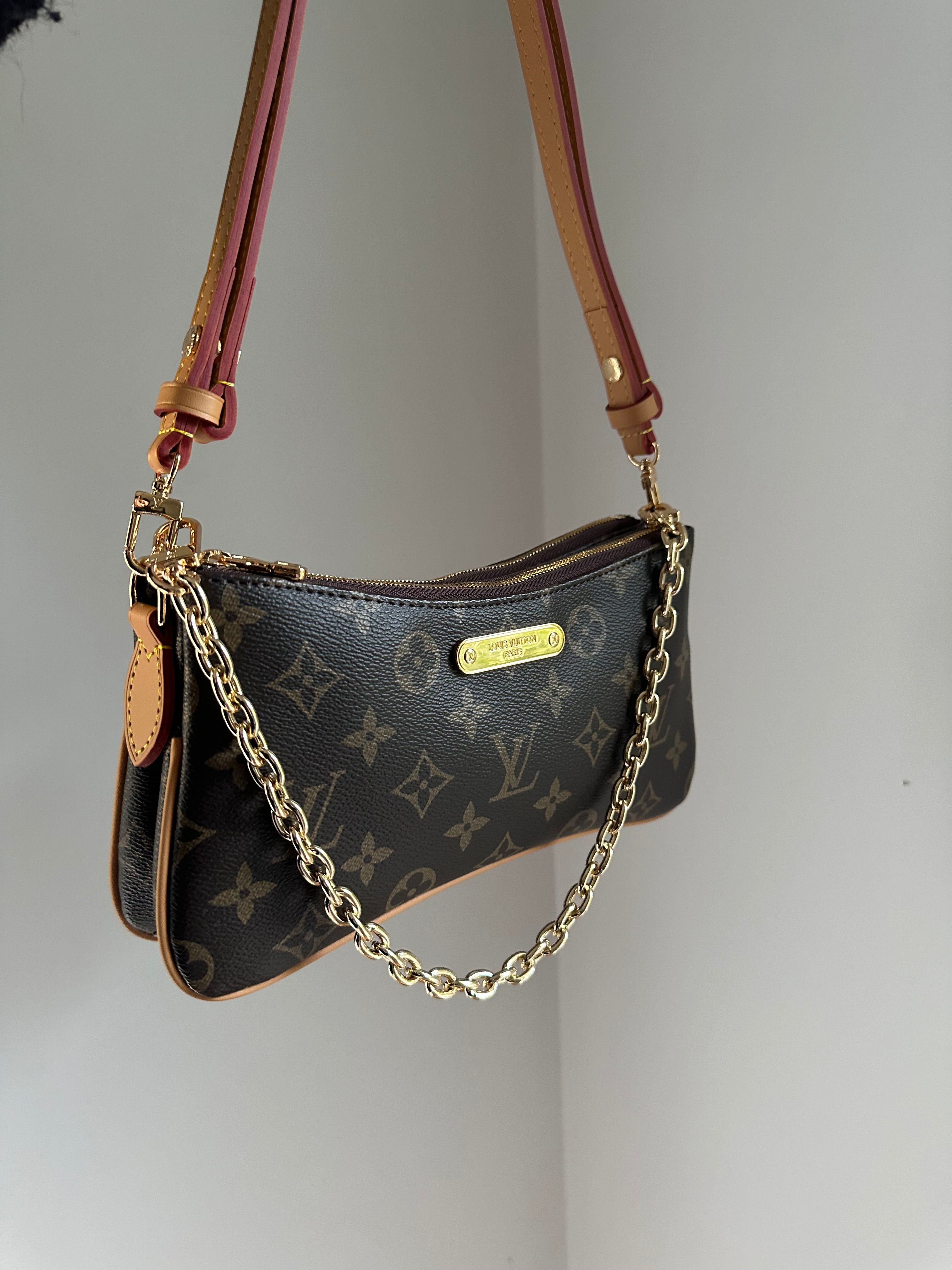 EXCLUSIVE Liv Shoulder Cross Body Chain