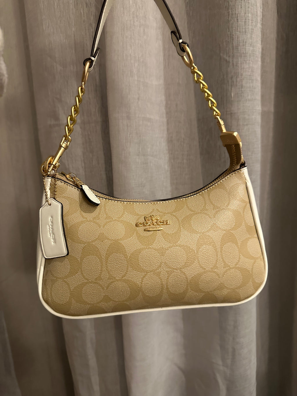 Signature Canvas Chain Shoulder Bag – Tan &White