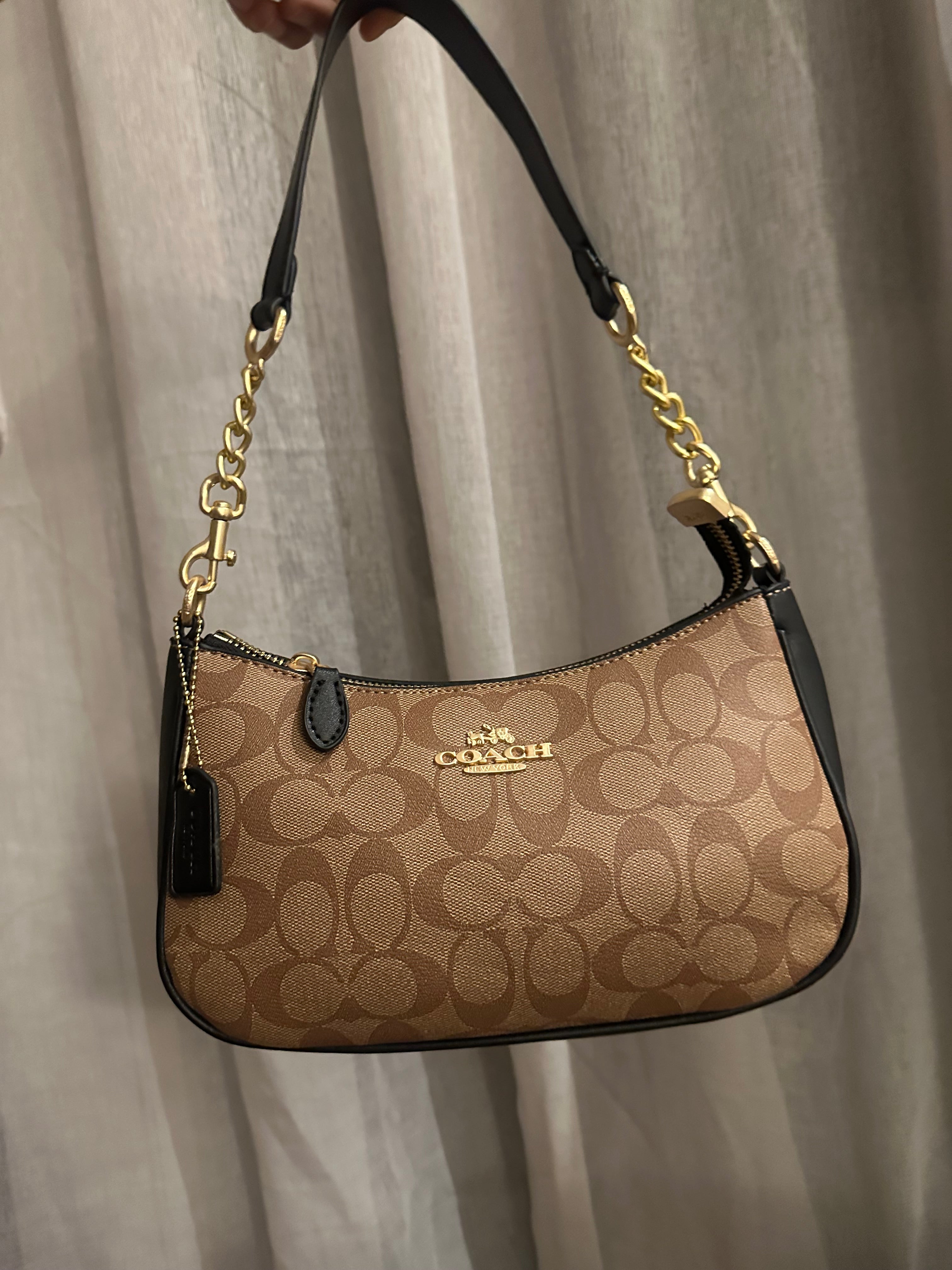Signature Canvas Chain Shoulder Bag – Tan & Black
